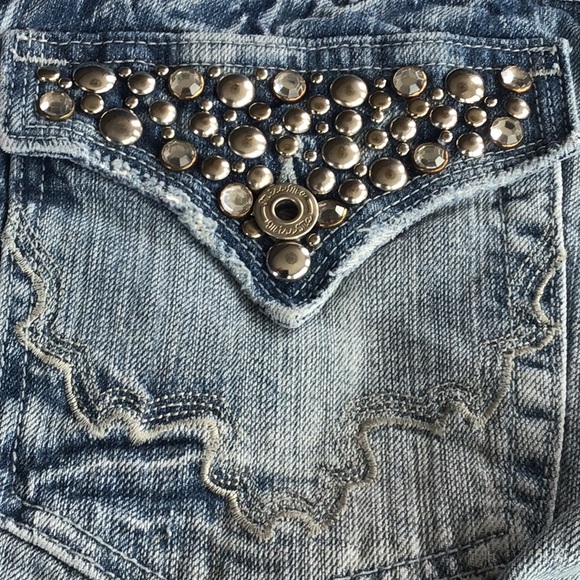 Miss Me Size 29 Denim Shorts ,studded waist band and pockets - Picture 4 of 11